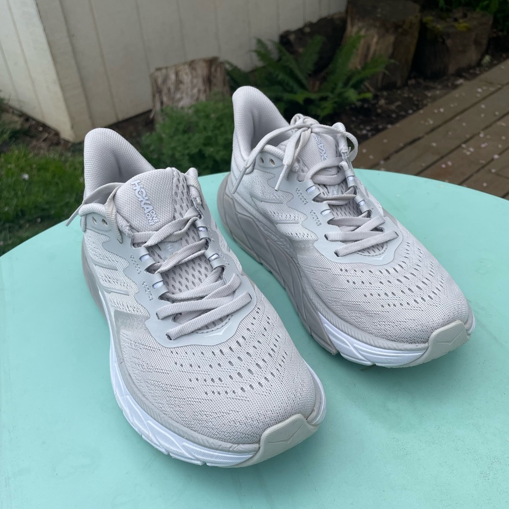 HOKA Arahi 5